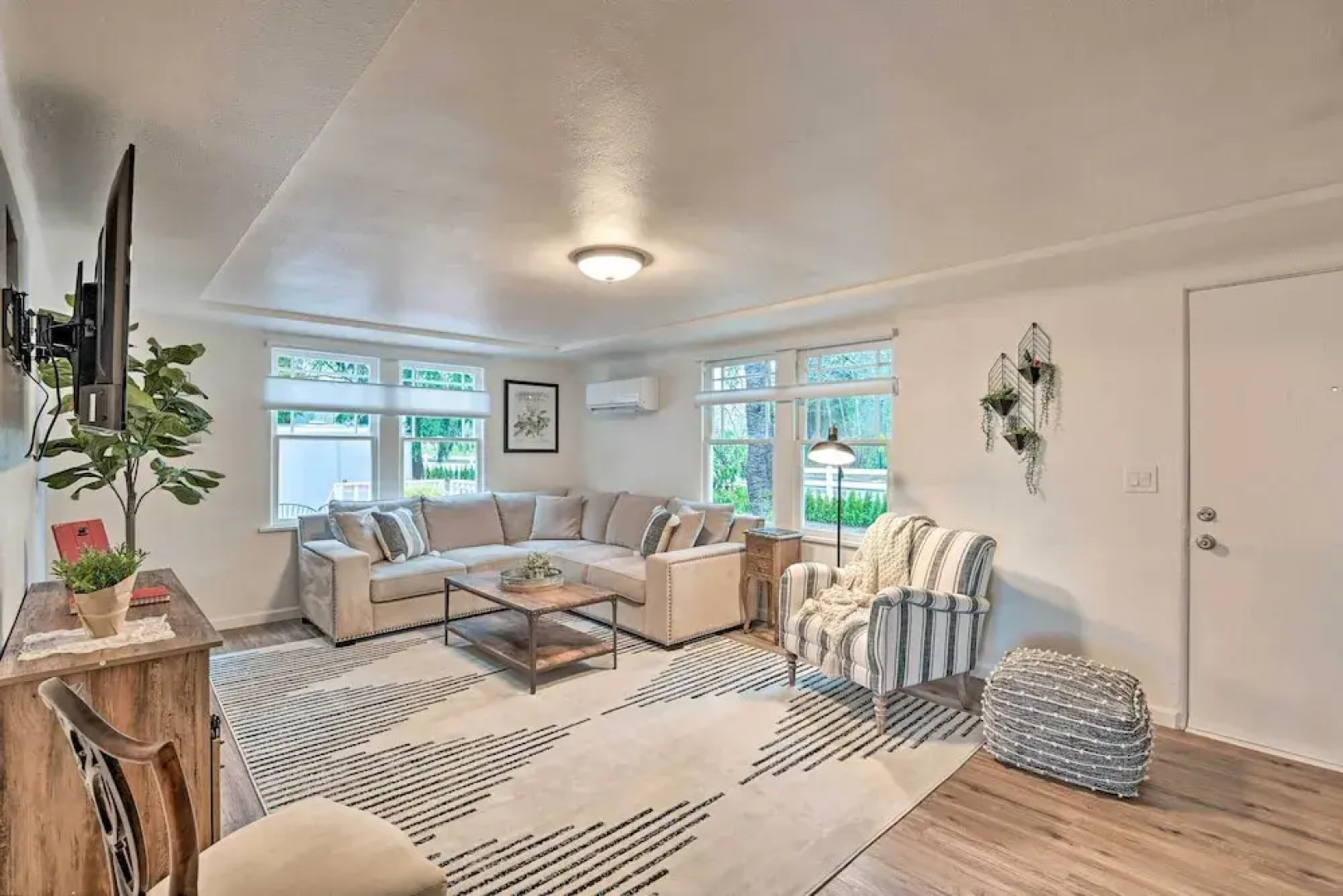 Redmond Farmhouse on 2 Acres w/ Deck & Grill!