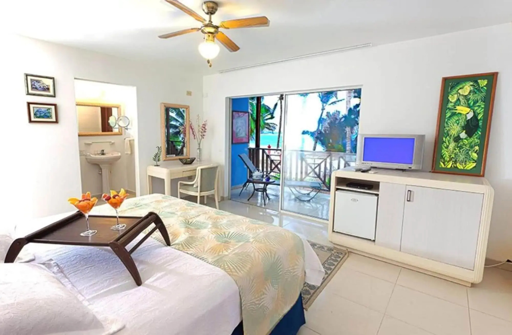 Cocoplum Beach Hotel