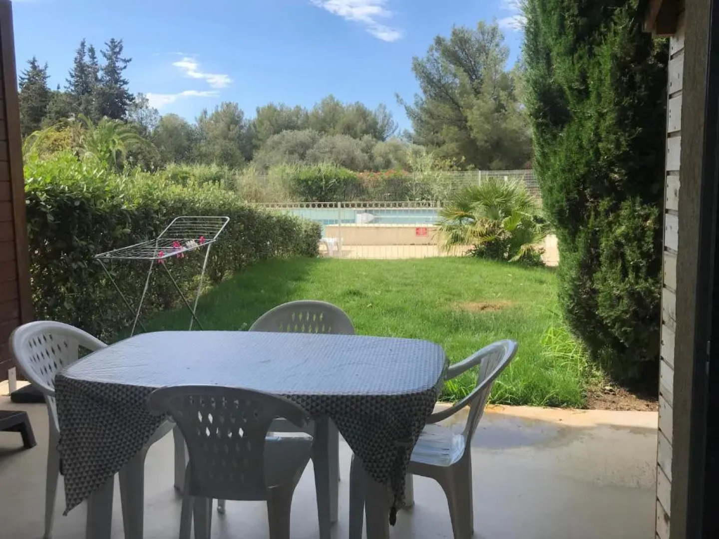 Les terrasses du Liouquet T2, piscine , parking , mer à 150 m