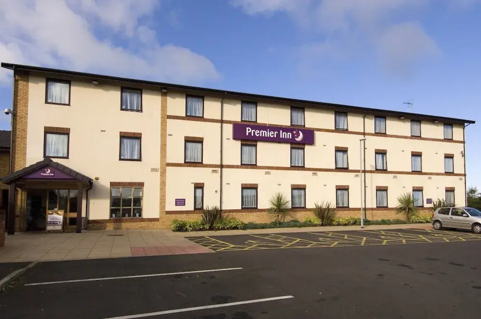 Premier Inn Blackburn South - M65 J4
