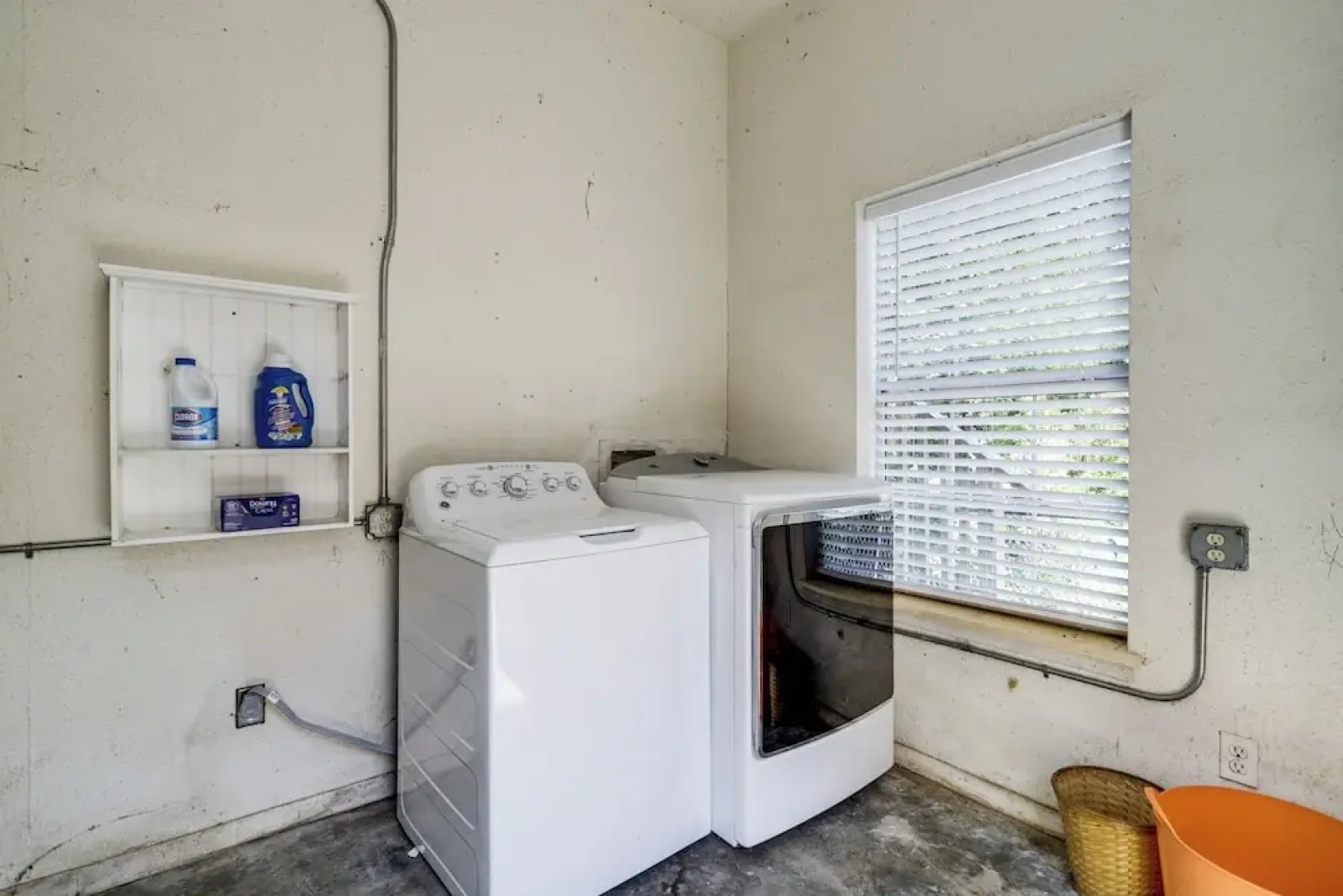 Wine Tours & Antiquing: Townhome Near Dtwn Brenham