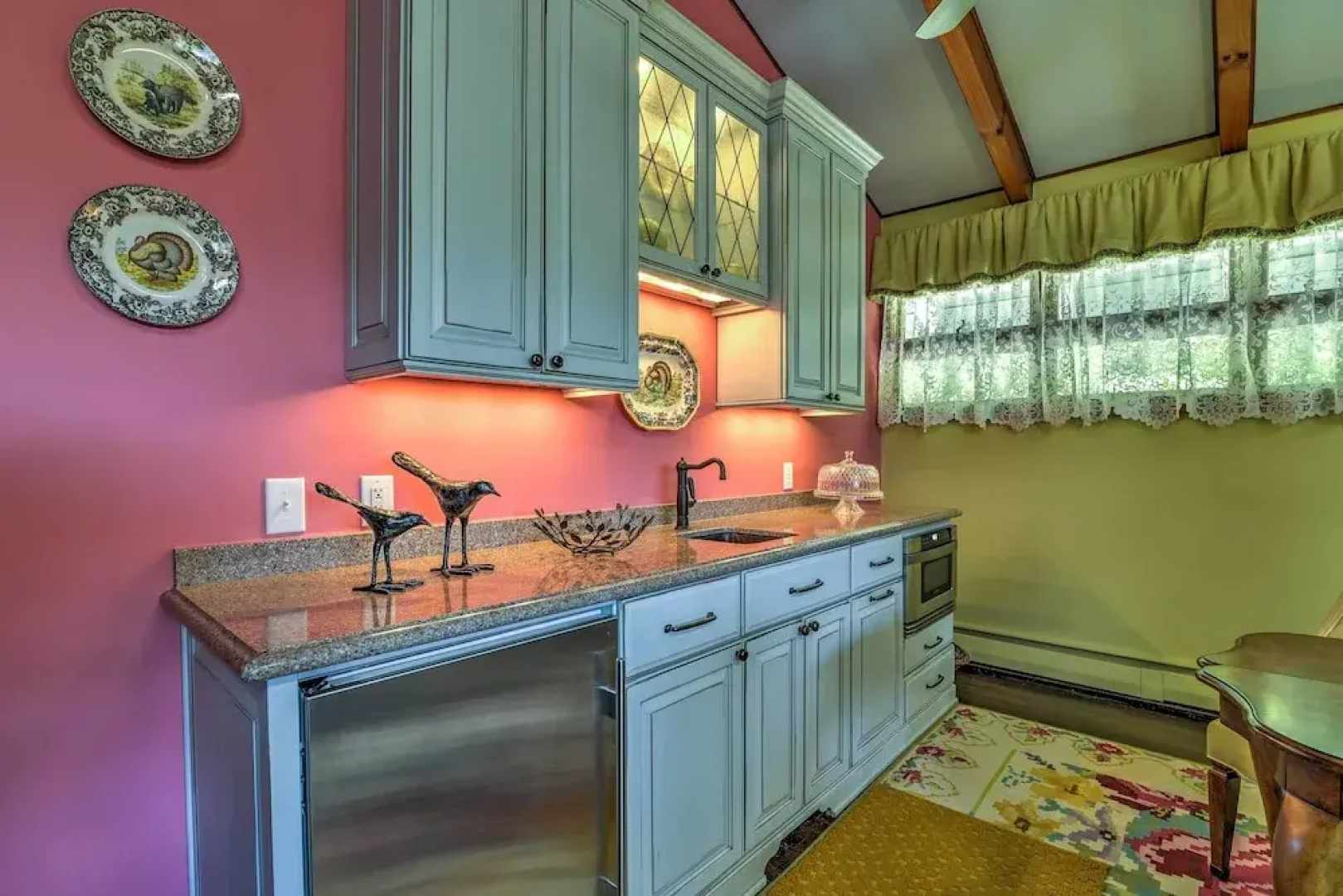 Charming Blue Ridge Cottage w/ Stunning Views!