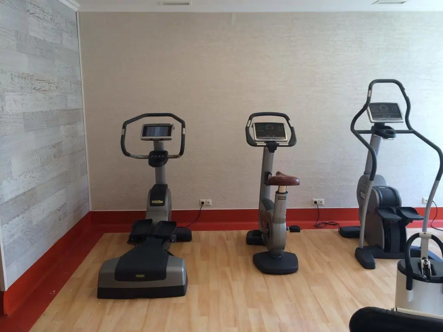 Rose Gardens Apart Hotel