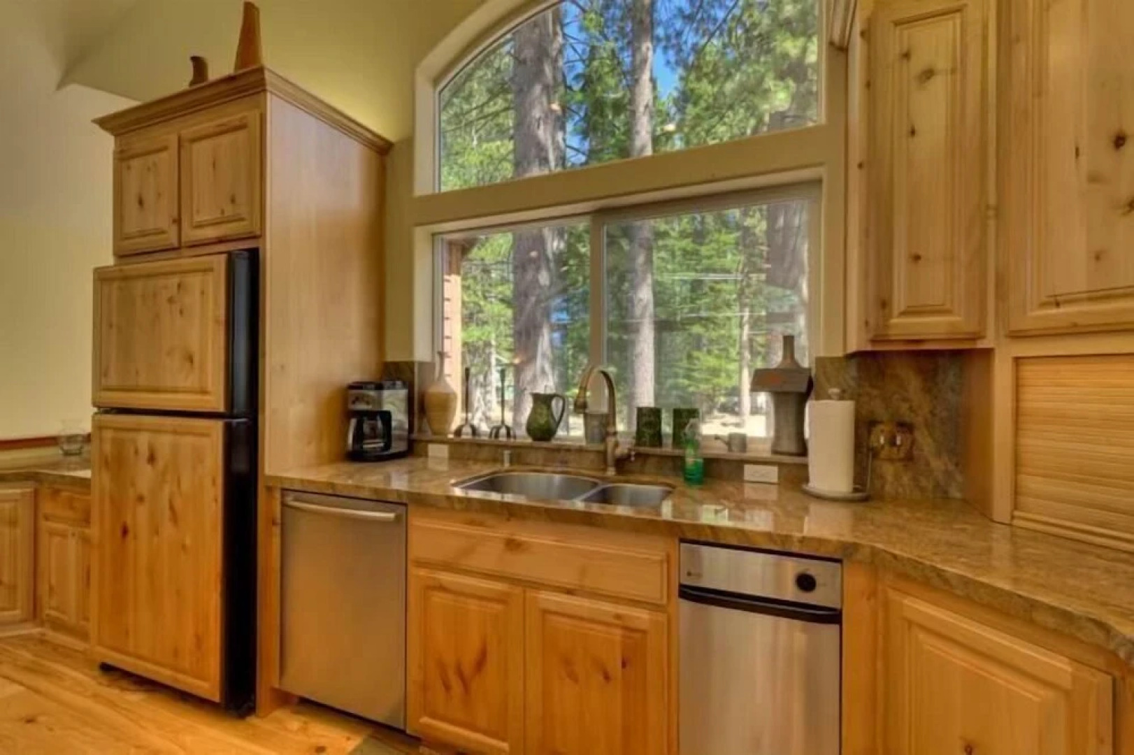 Mv16: Bear Lair Estate with Hot Tub Pn1133