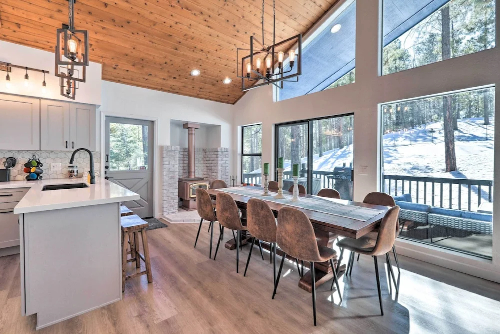 Mtn-view Cabin w/ Game Room & Deck in Flagstaff