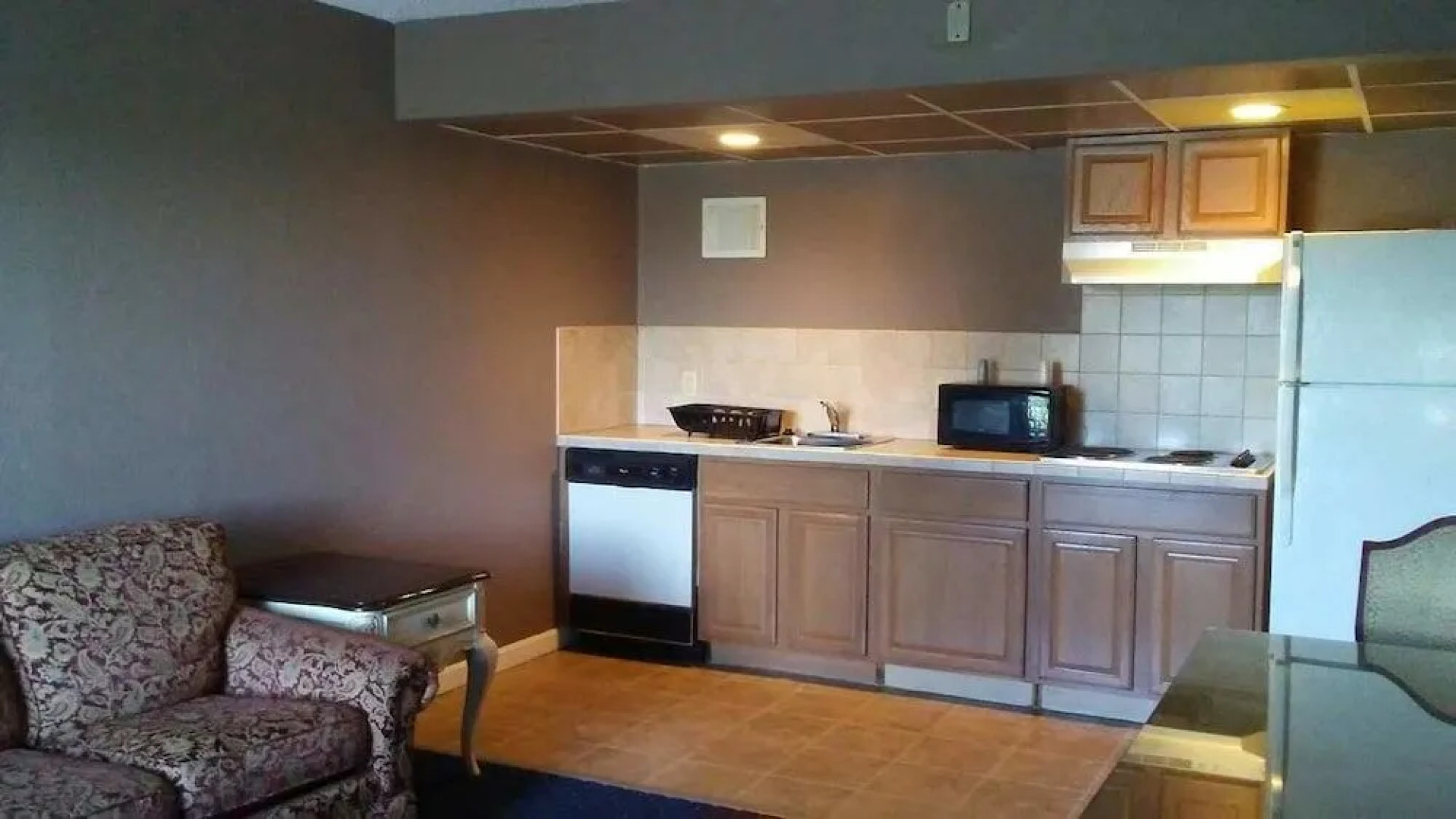 Whaler Inn and Suites