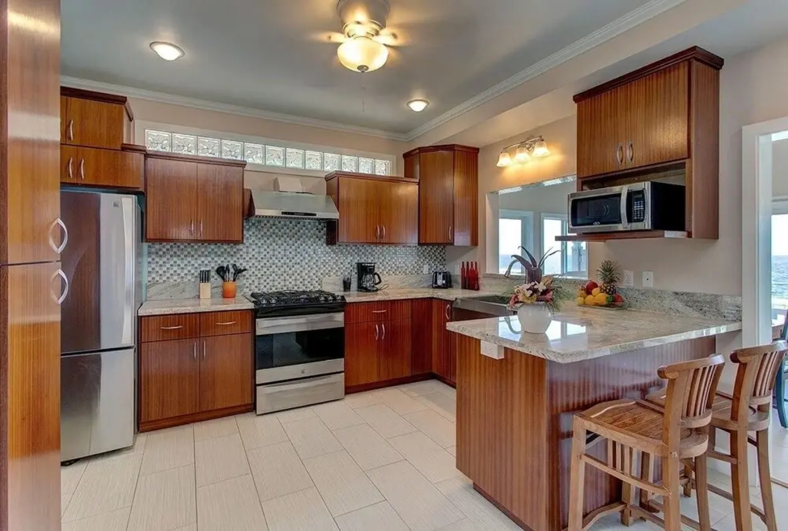 Paradise Ocean View 2 Bedroom Home by RedAwning