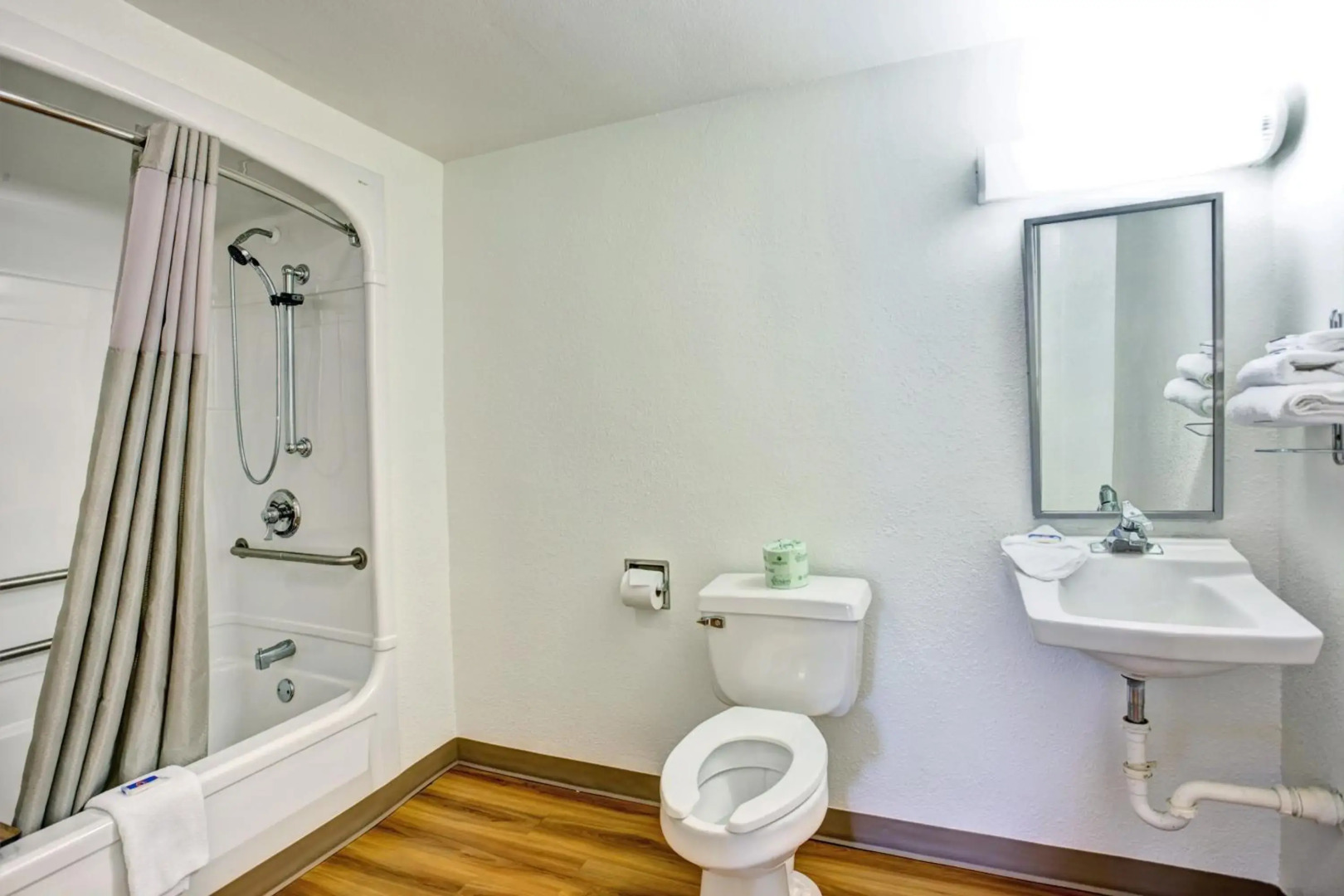 Travelodge by Wyndham Fayetteville