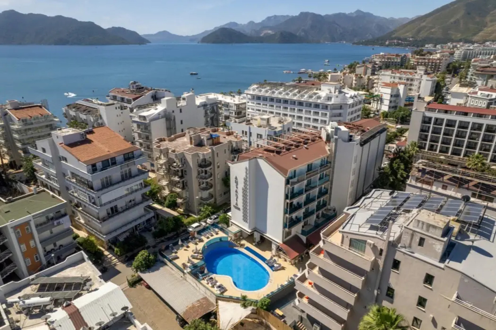 Отель Aurasia Design