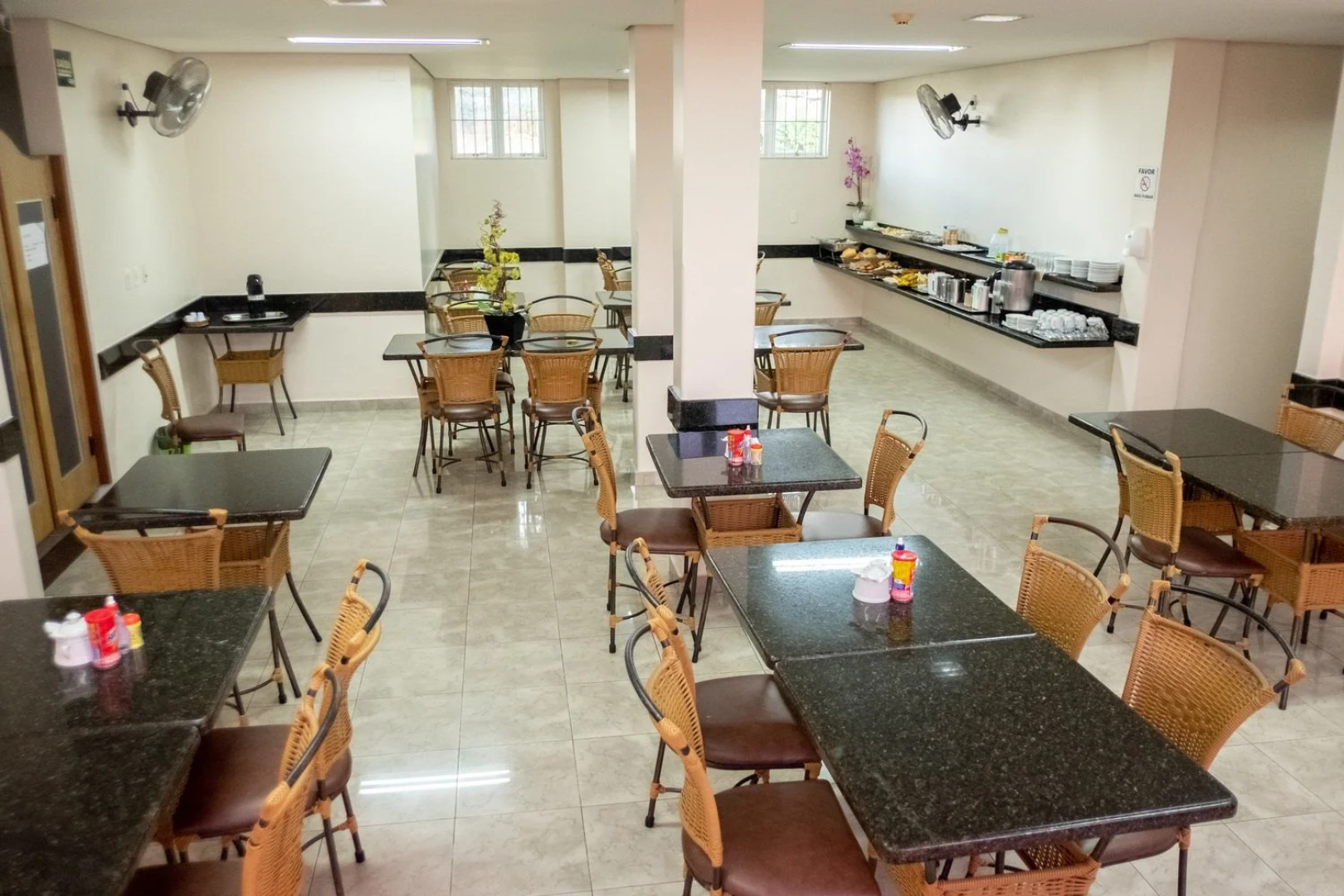 Hotel Almanara