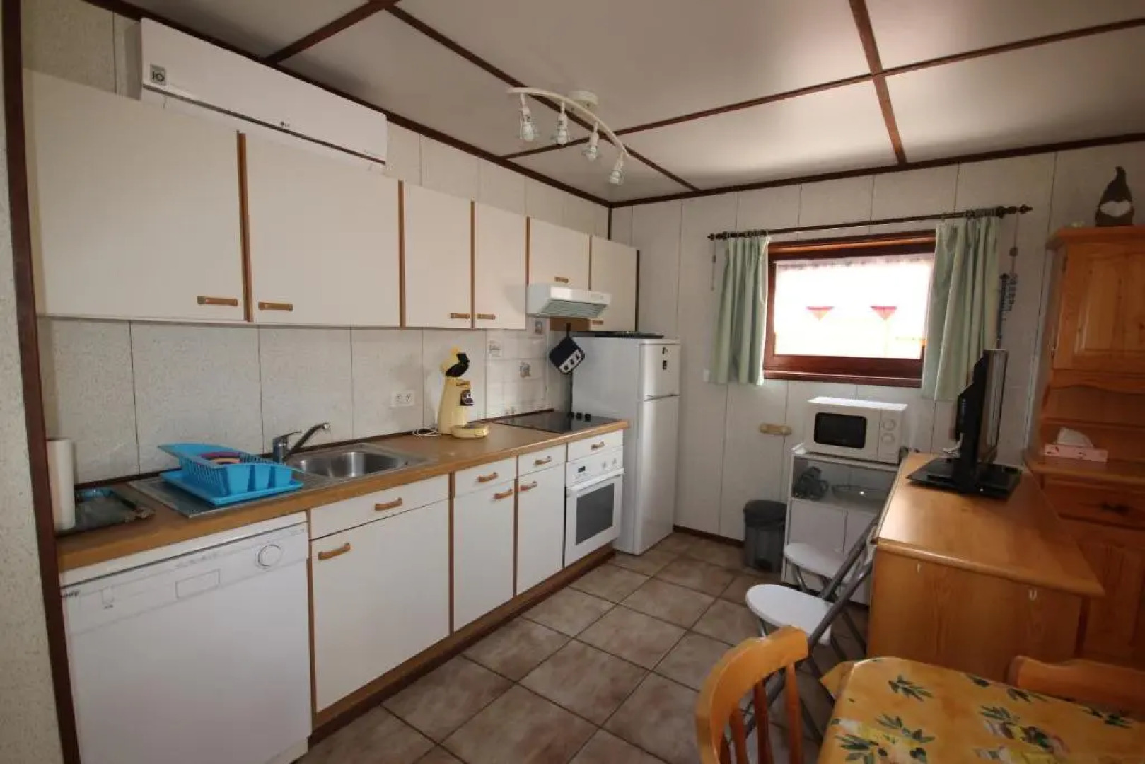 Domaine de vacances à 600m de la plage villa climatisée WIFI 3 chambres 7 couchages animations et piscines en supplément - LRTAMW29