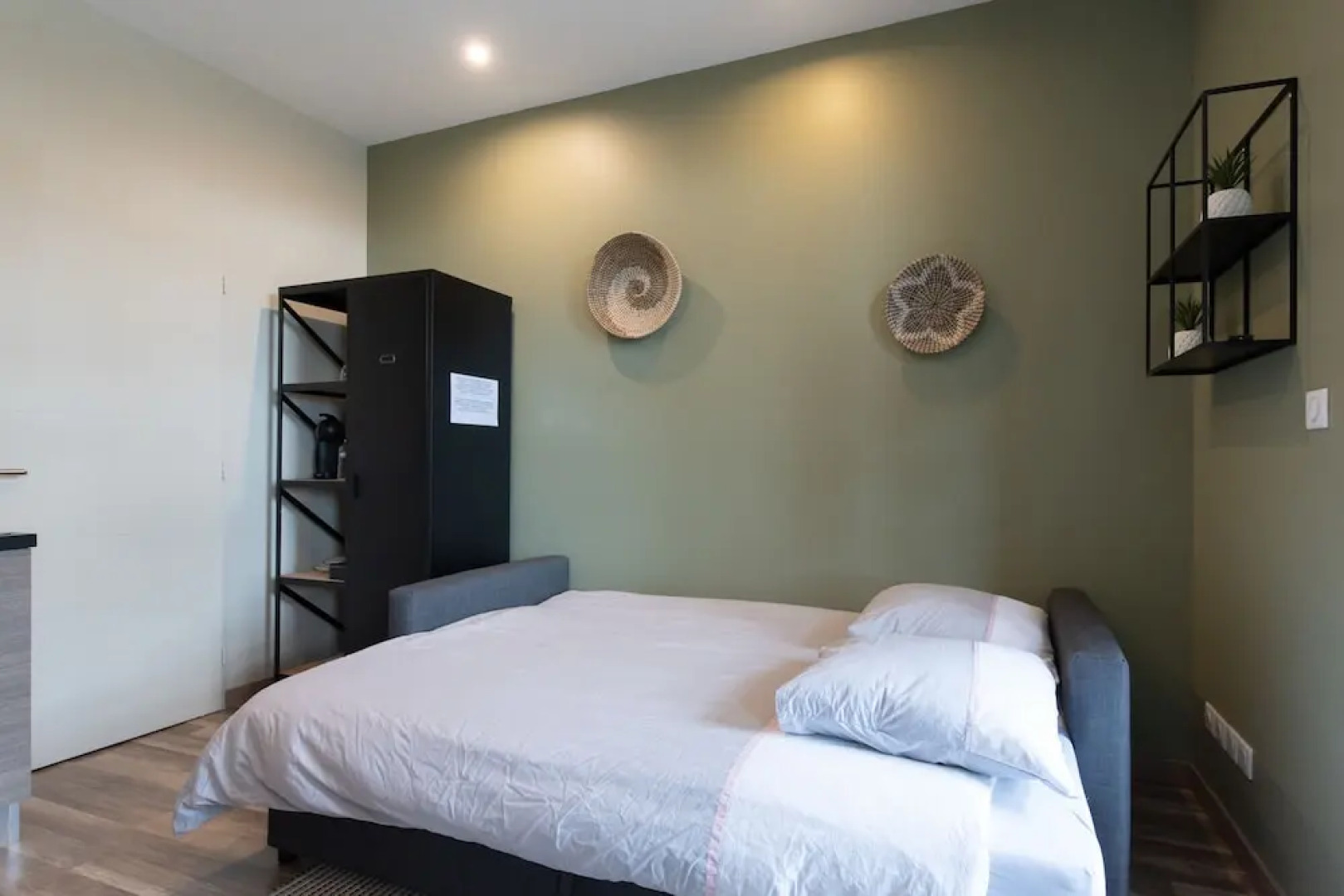 Legend - Bourg en Bresse Parking Droite