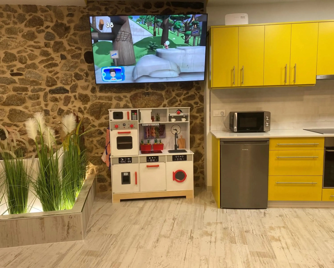 As Penedas, Casa dos Arcos