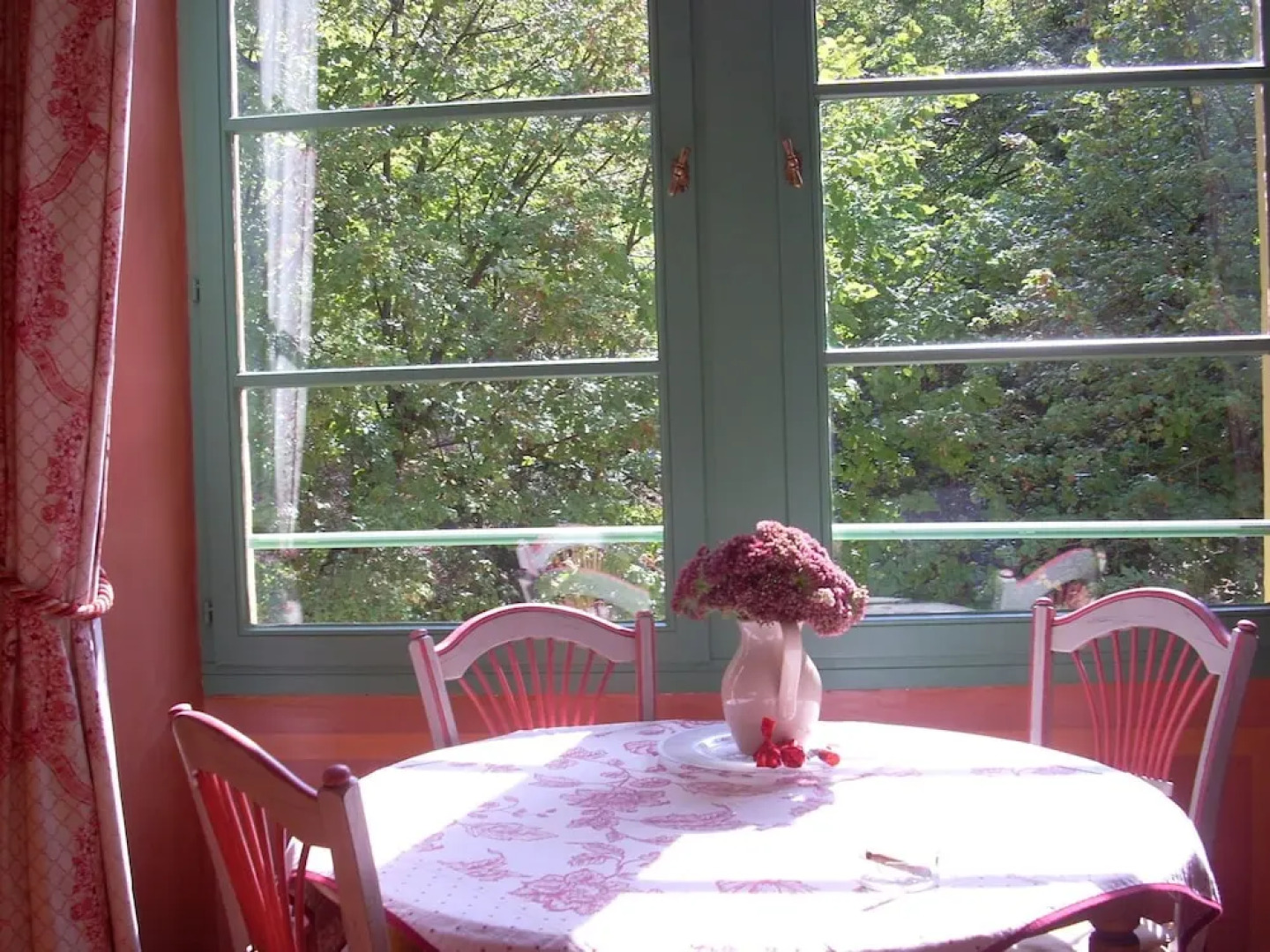 Two Studios With Pool, in Garden Park Nearby Spas and Views at the Mont Ventoux