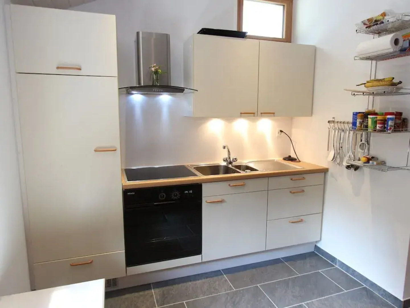 Mountain View Holiday Home in Binntal near Lengtal Deck