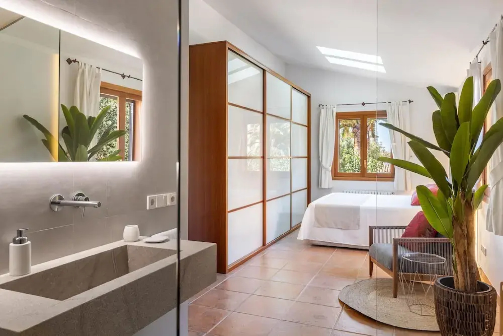 Villa in Son Servera With Beach & Pool