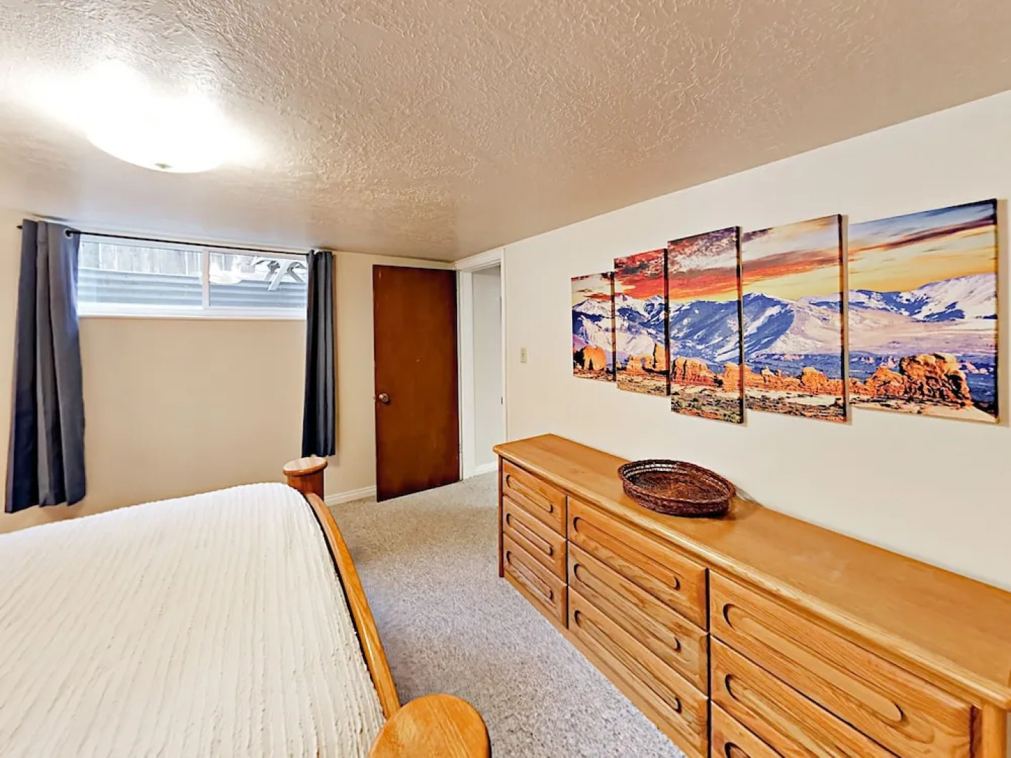 Cottonwood Heights Home 3 Bedrooms 3 Bathrooms Home