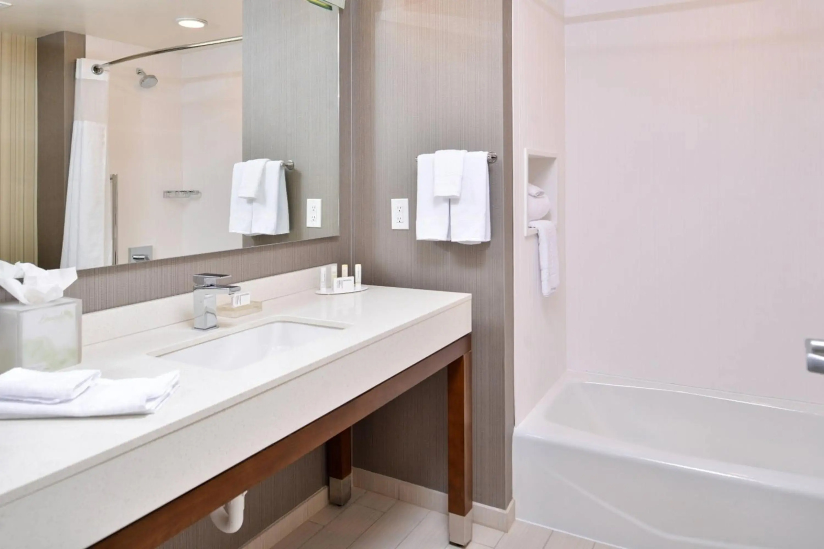 Courtyard by Marriott Kansas City Olathe