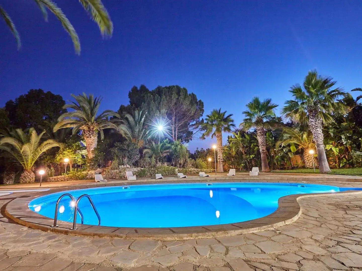 Villa in Pozzallo Near Sandy Beaches