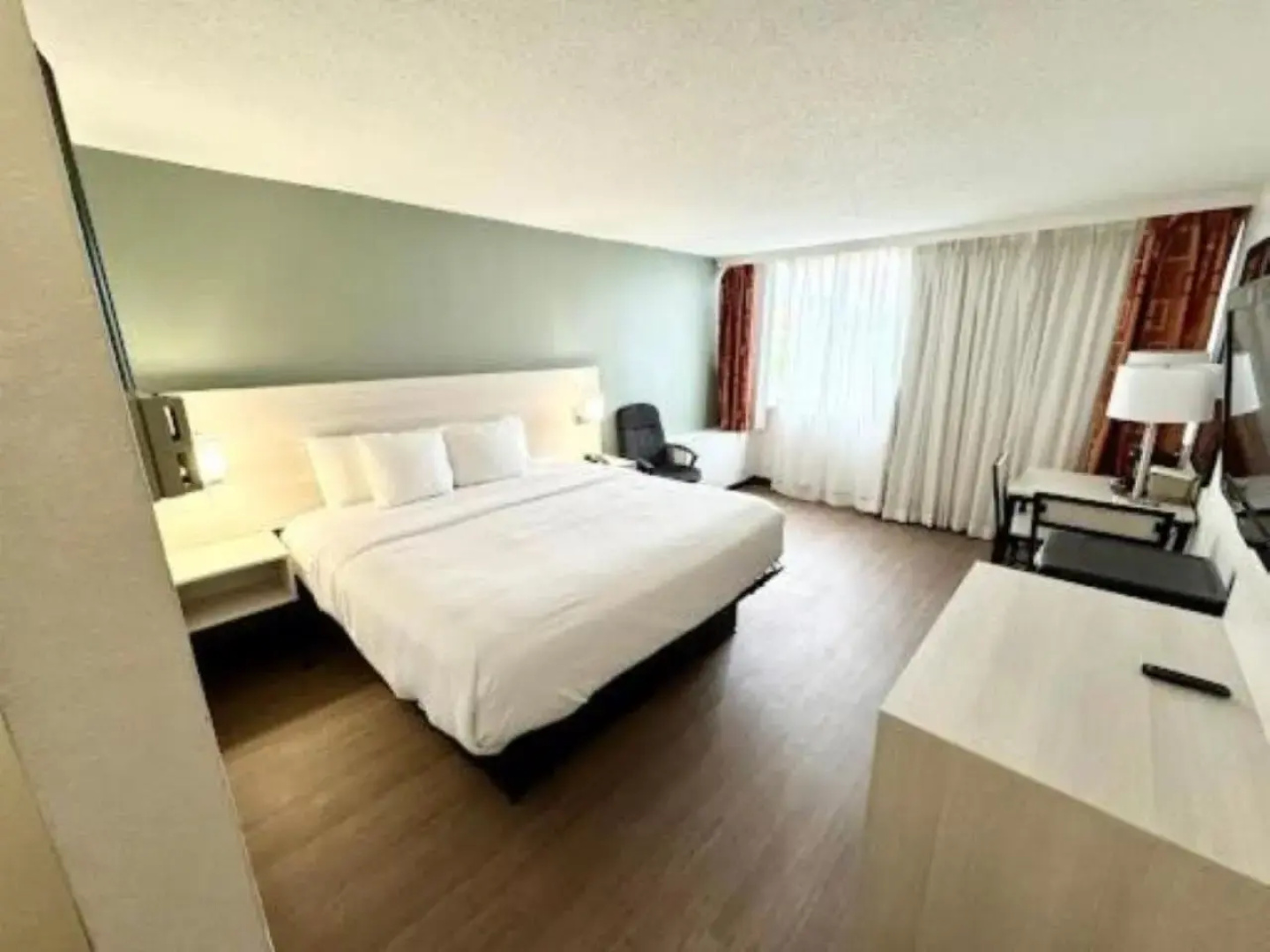 Ramada by Wyndham East Syracuse Carrier Circle