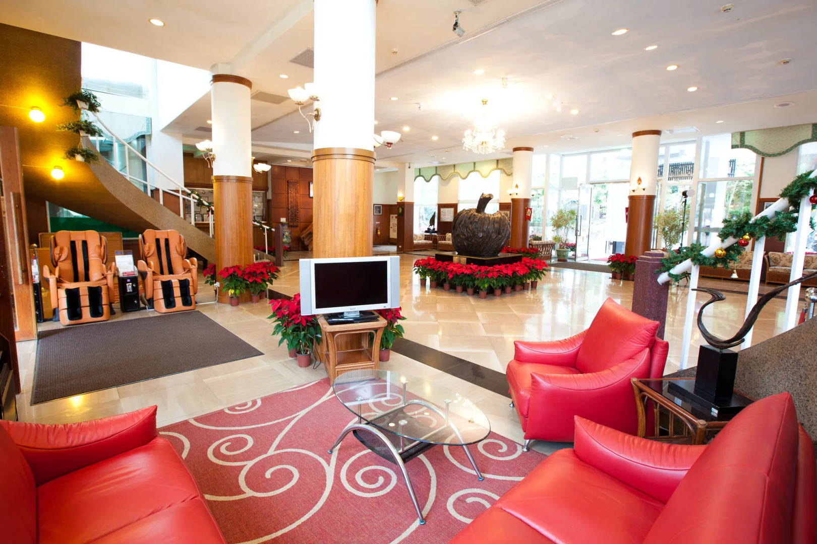 Lakeside Resort Hotel