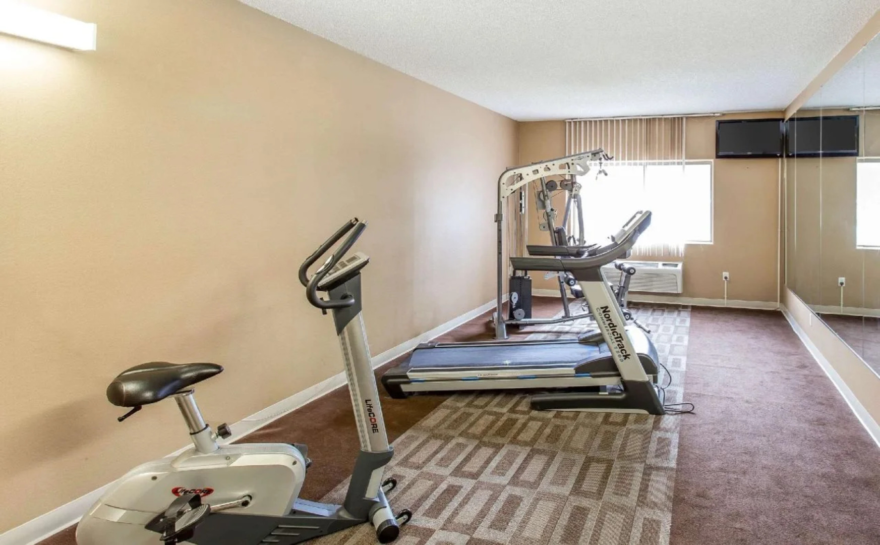 Spark by Hilton Lakewood Denver Southwest