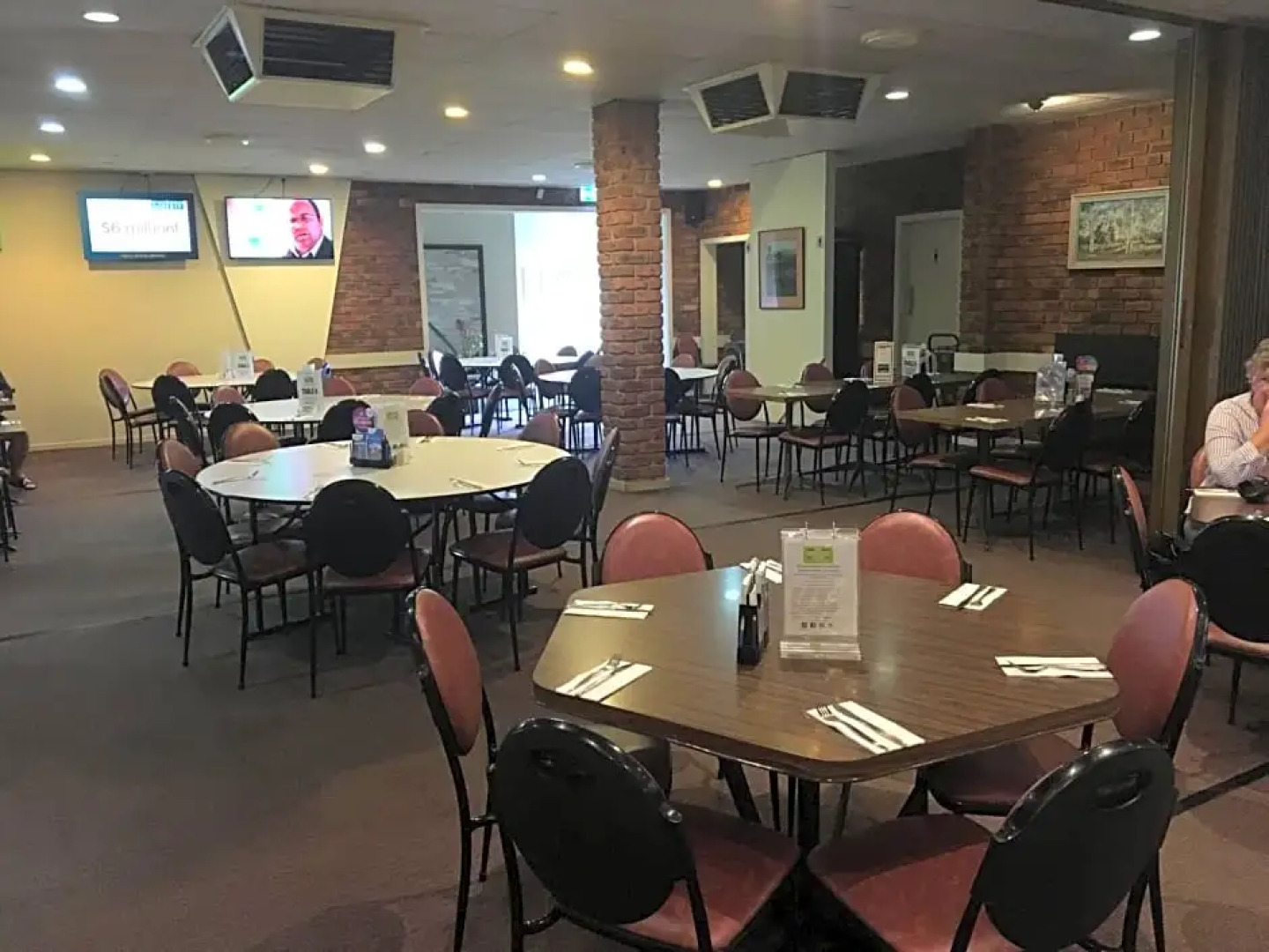 Yarram Commercial Hotel