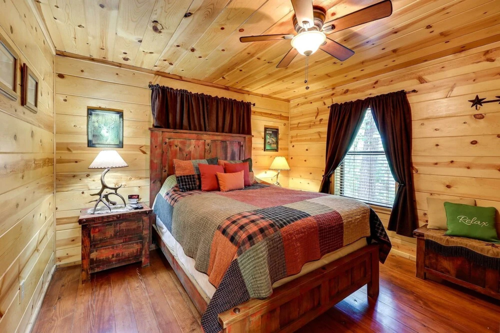 Pet-friendly Broken Bow Cabin w/ Fire Pit!