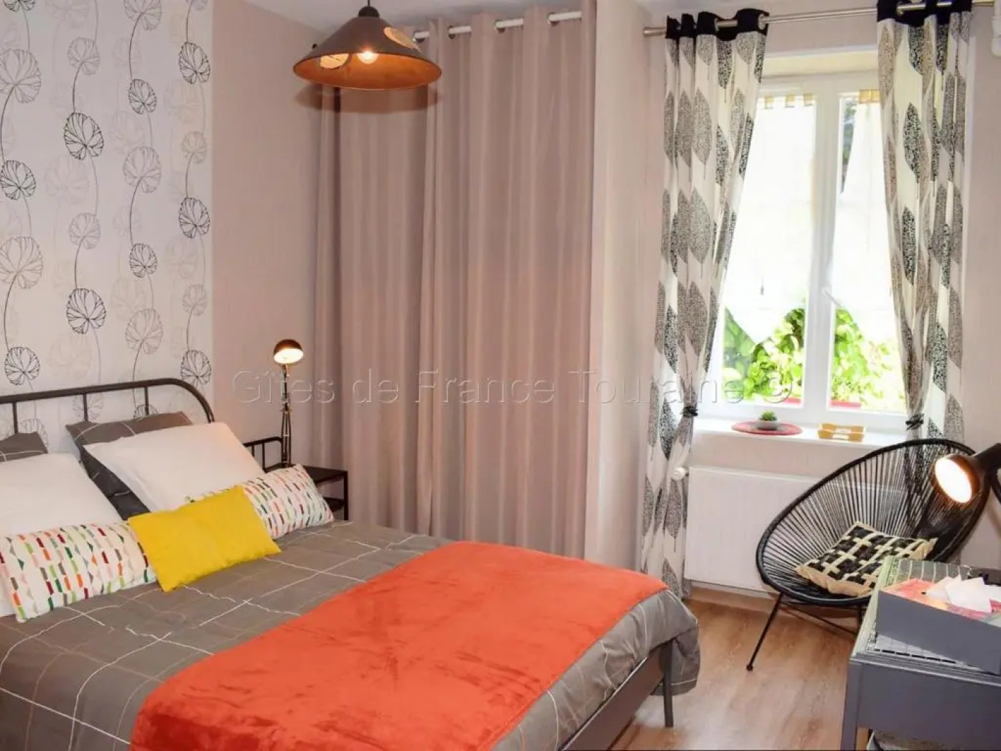 Gîte Beaumont-la-Ronce, 5 pièces, 8 personnes - FR-1-381-97