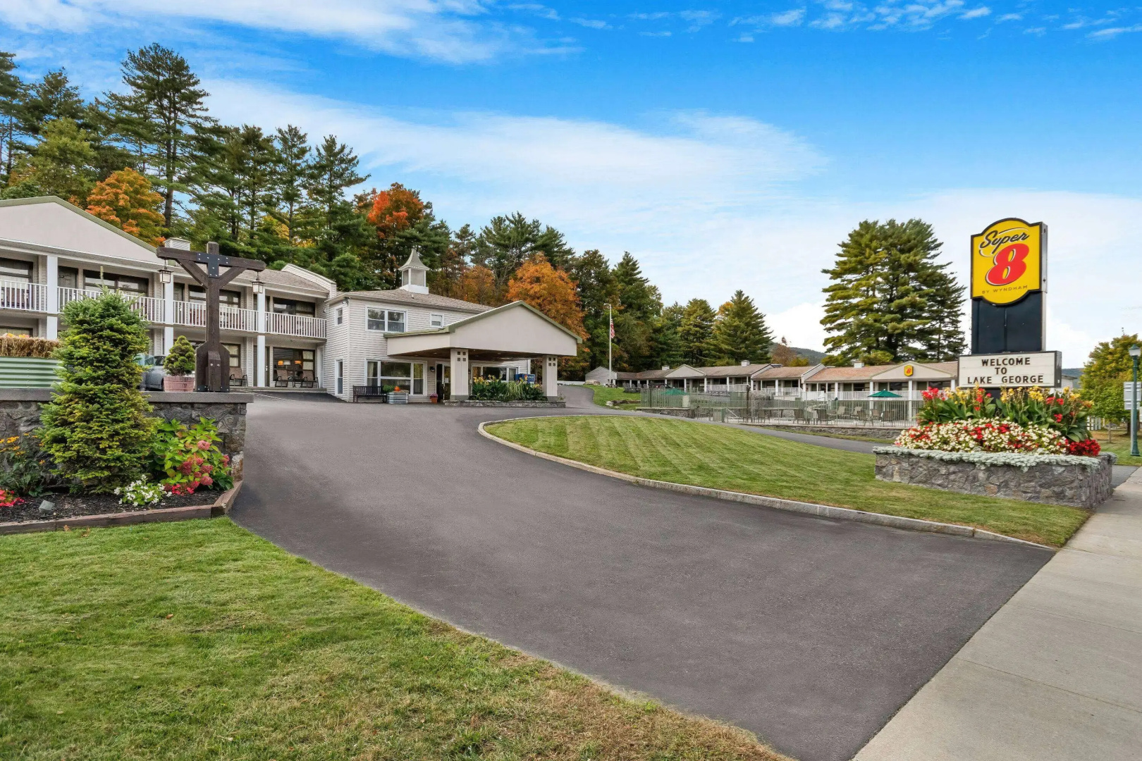 Super 8 by Wyndham Lake George/Downtown