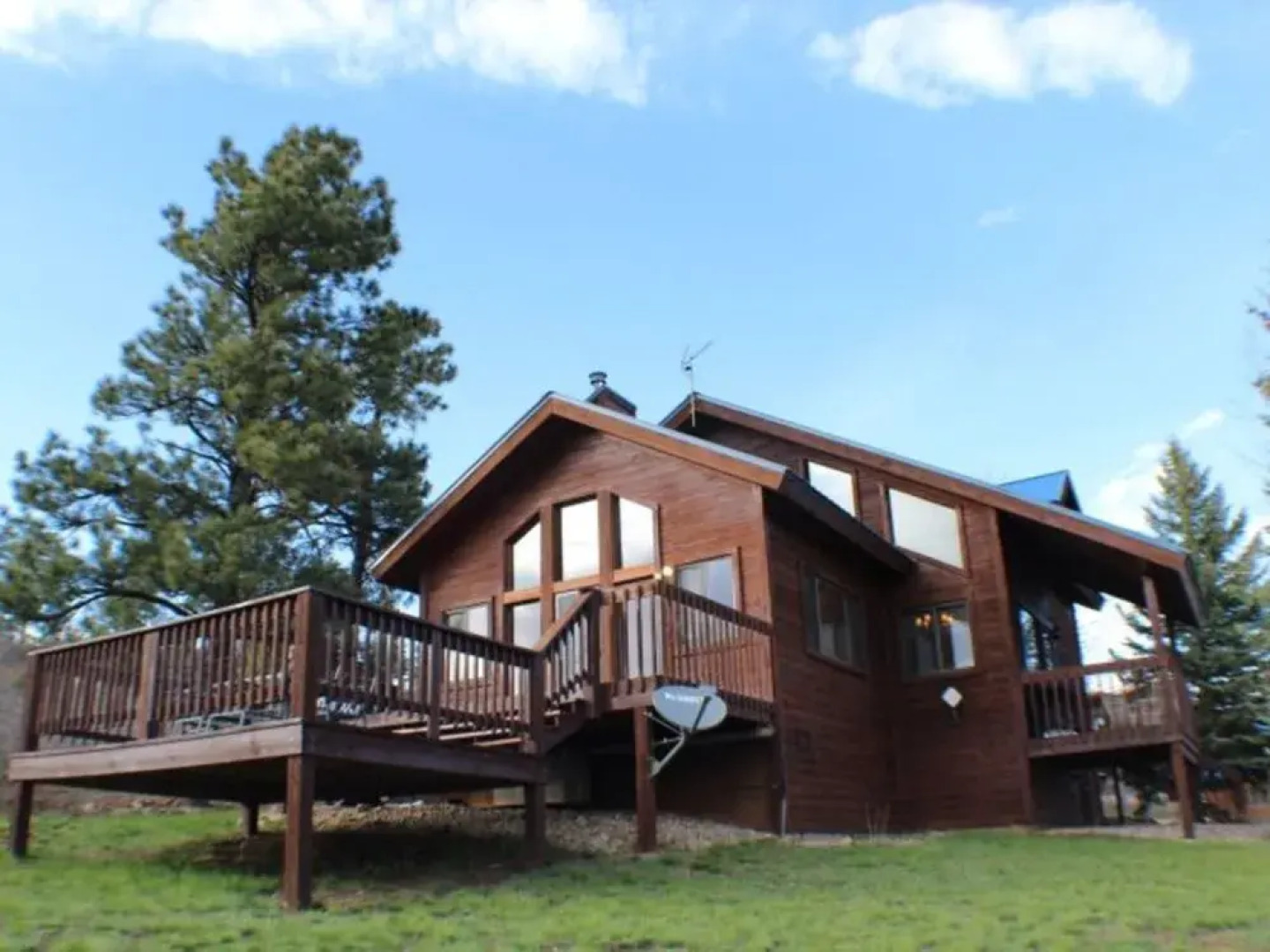 Pine Vista 3 Br Home by RedAwning