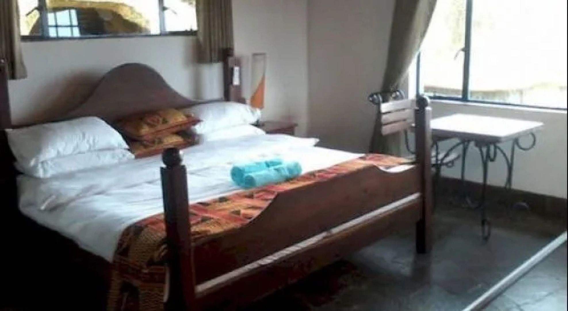 Zimre Lodge and Houseboats