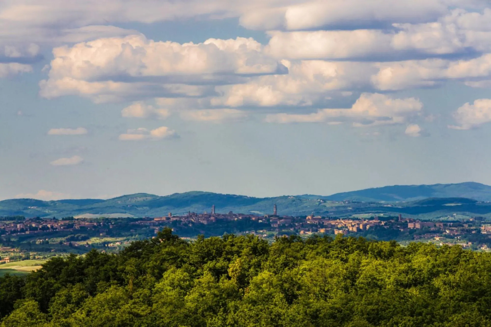 Independent Villa up to 18 Guests Pool Tennis Fitness and Wellness Area -villa Giuncheto