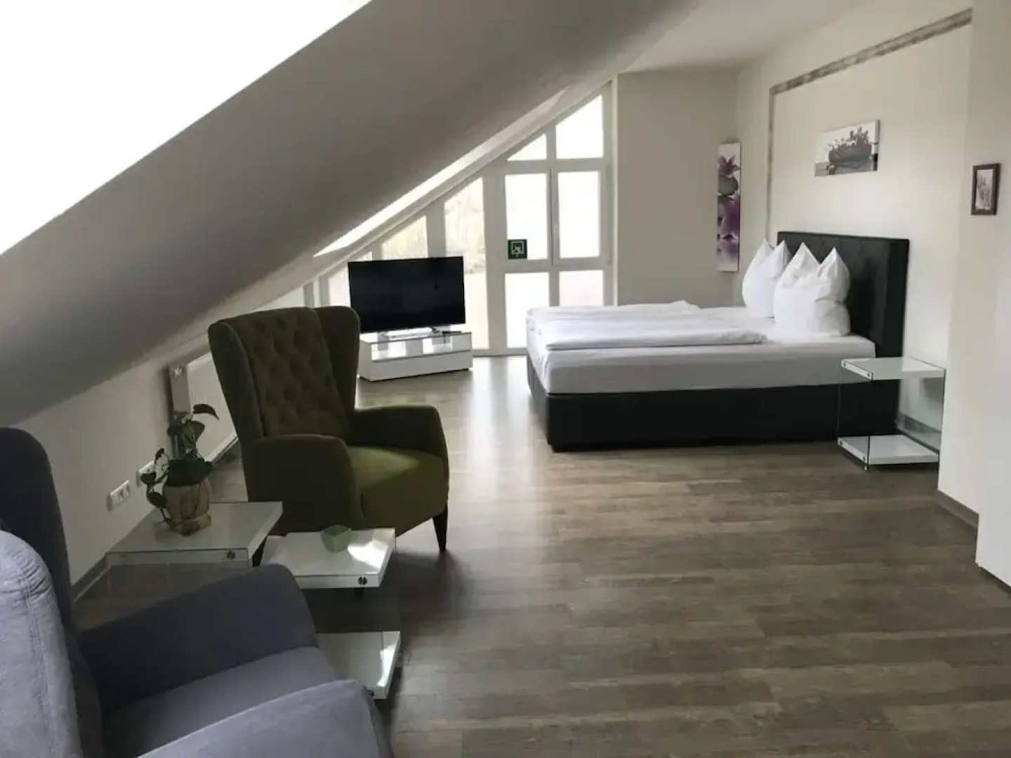 Pension & Restaurant zur Wertachau