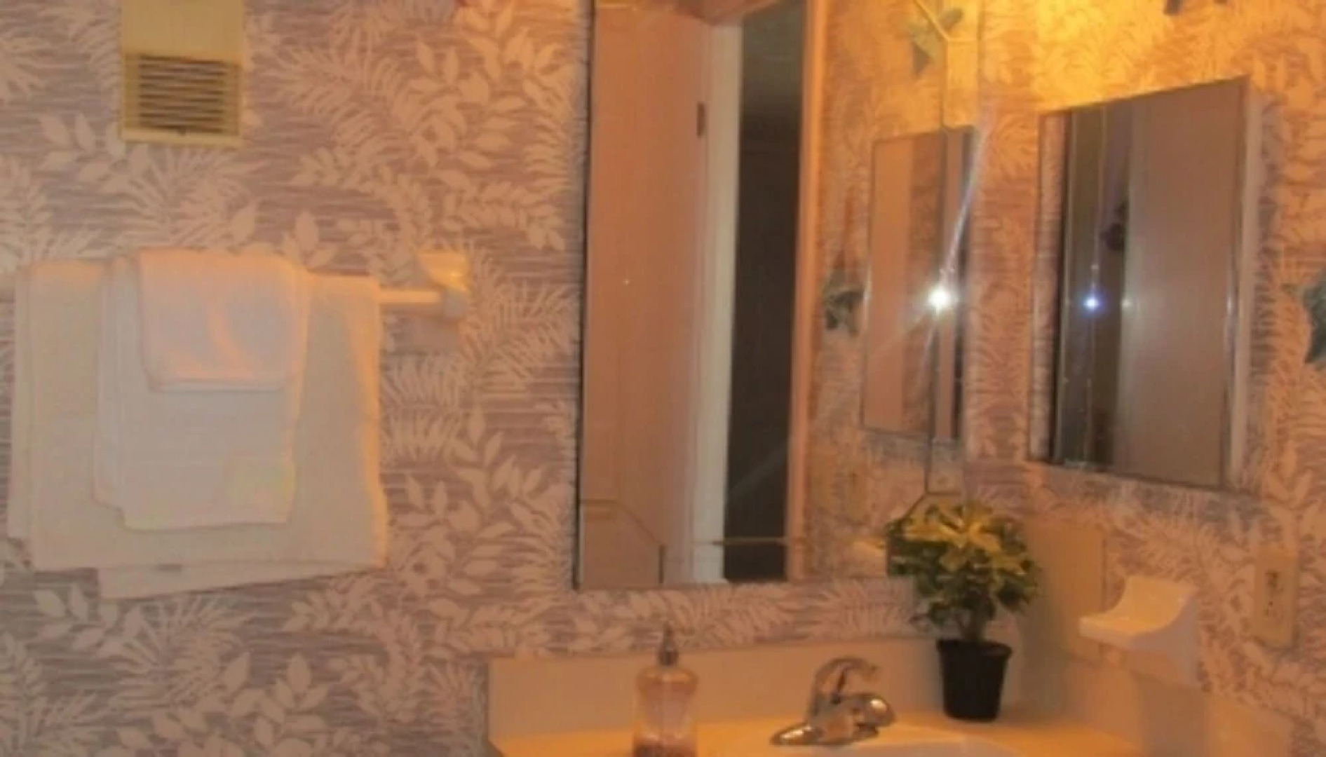 Located on Traffic Free Beach - 2 BR 2 BA - South Point Condominiums 4