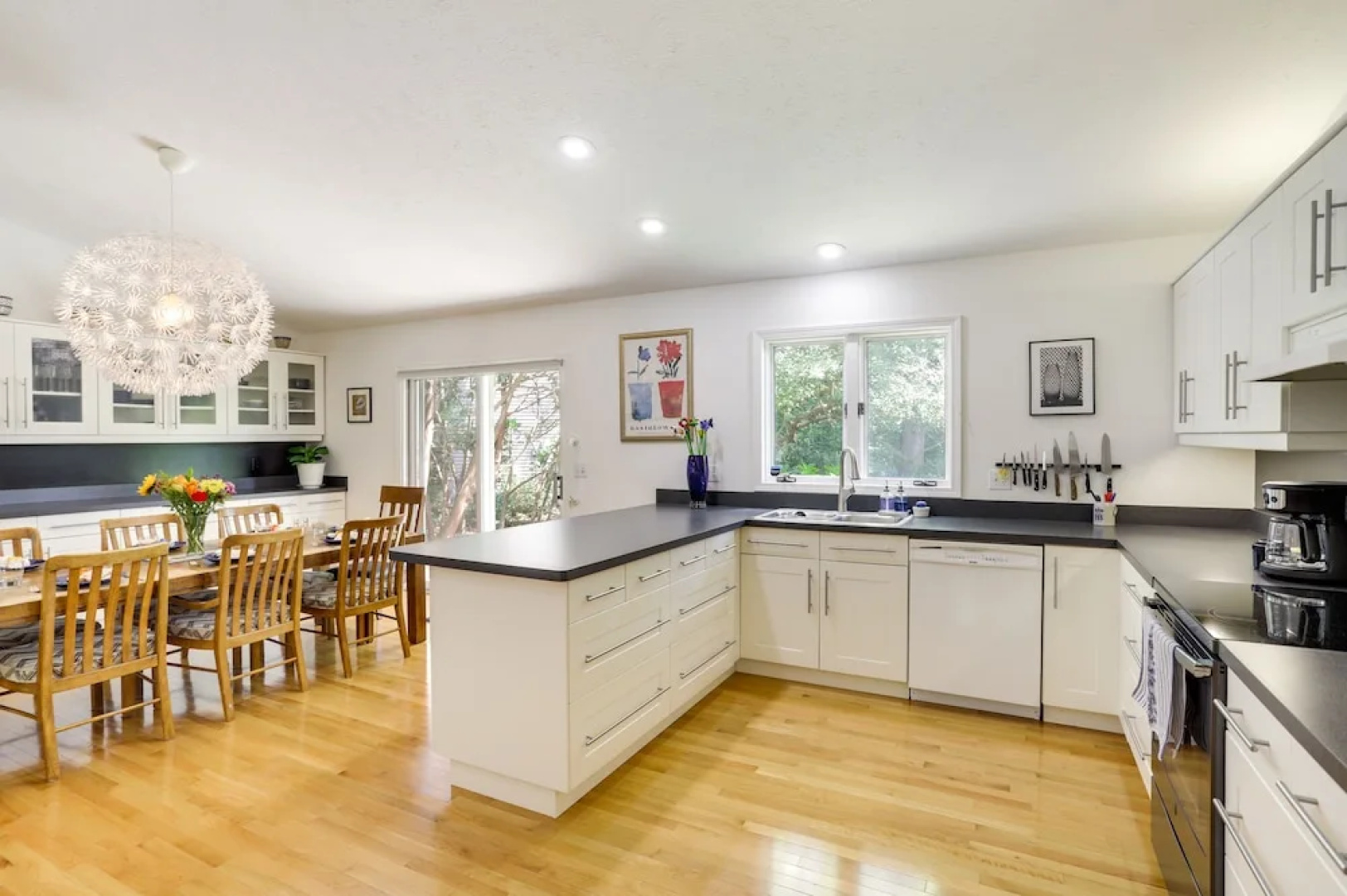 Modern & Spacious Home - 6 Mi to Dtwn South Bend