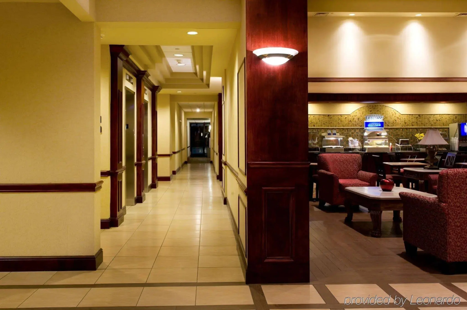 Holiday Inn Express Hotel & Suites DFW Airport South by IHG