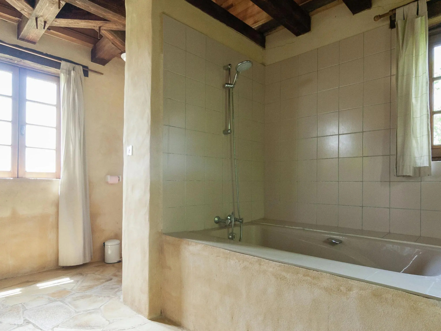 Quaint Mansion in Aquitaine estate with private garden