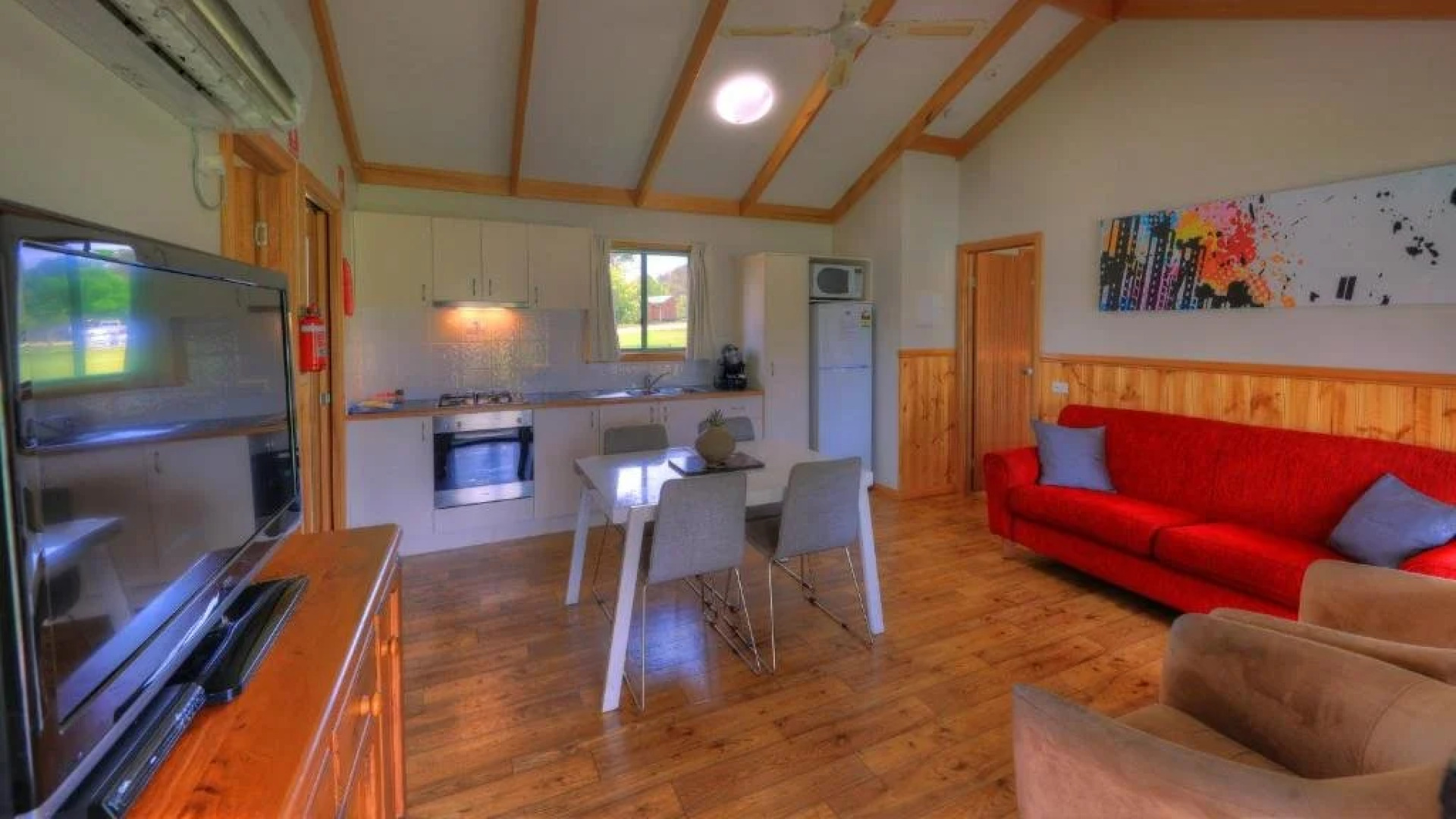 Lake Hume Holiday Park