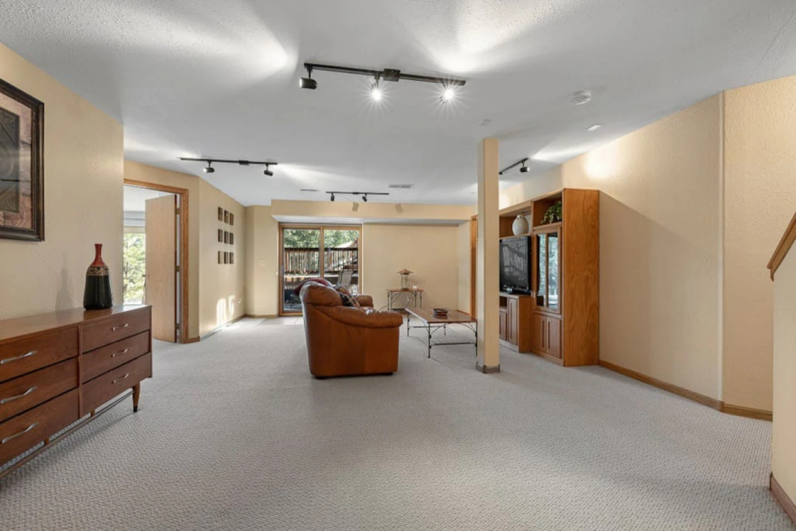 Peaceful Pines 5 BR Home with Hot Tub!