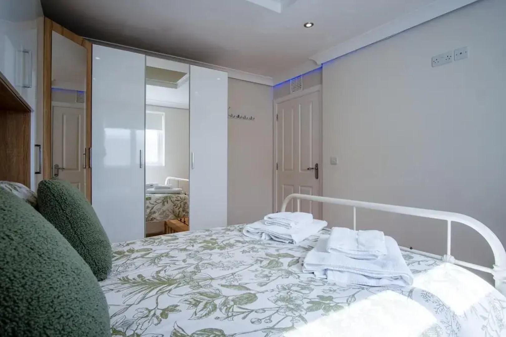 Ridgeway Hideaway - 1 Bedroom Holiday Home - Manorbier