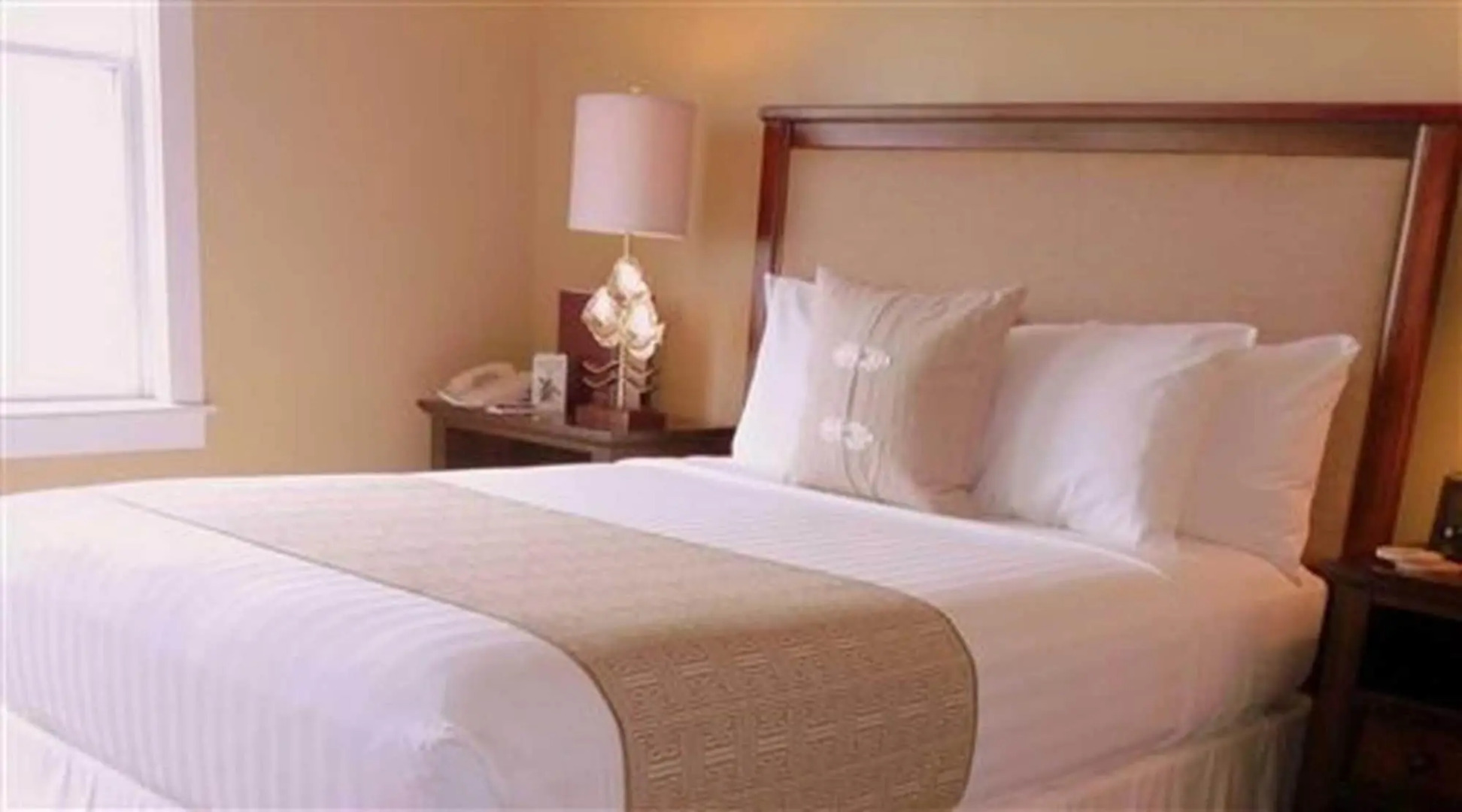 Elizabeth Pointe Lodge