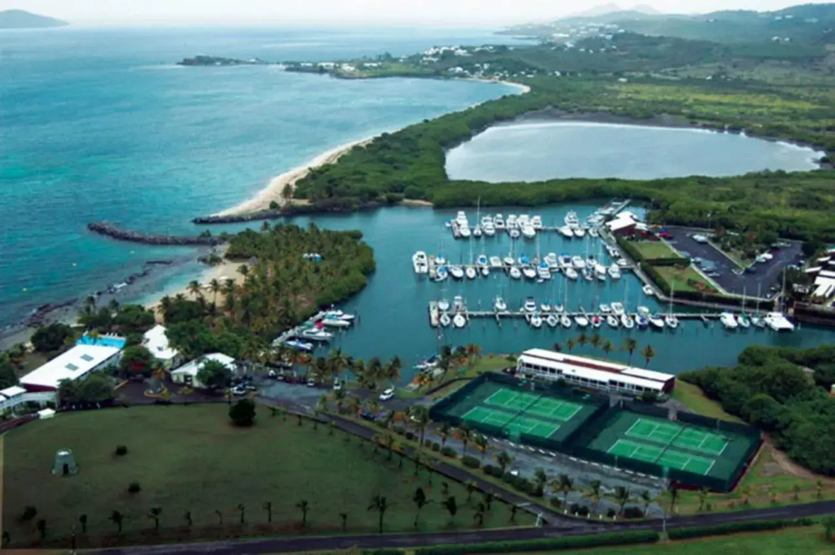 Tamarind Reef Resort Spa & Marina