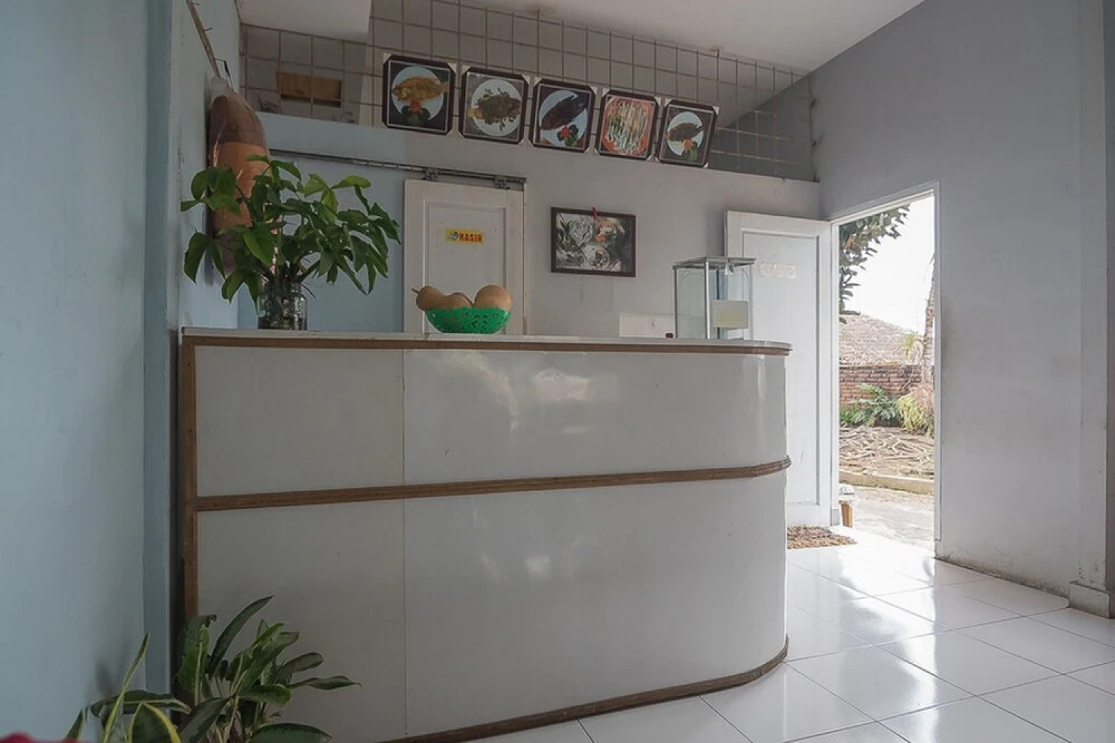 Saung Katineung by Reddoorz