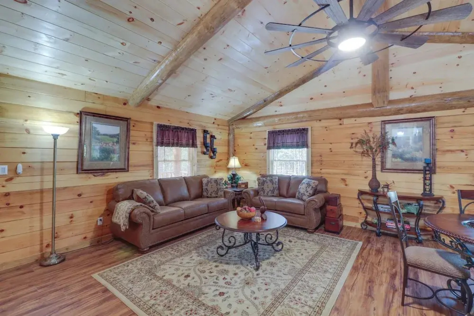 Tumbling Shoals Cabin Near Greers Ferry Lake!