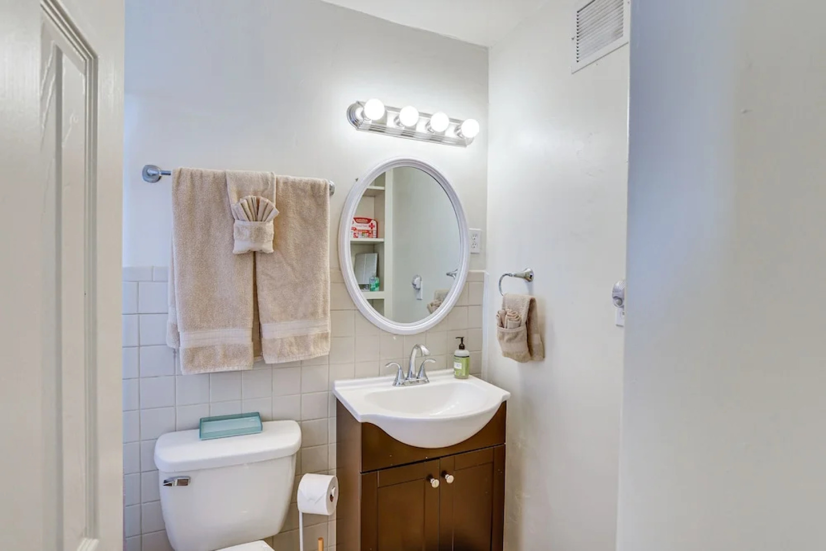 Farmington Family House: 4 Mi to Lake!