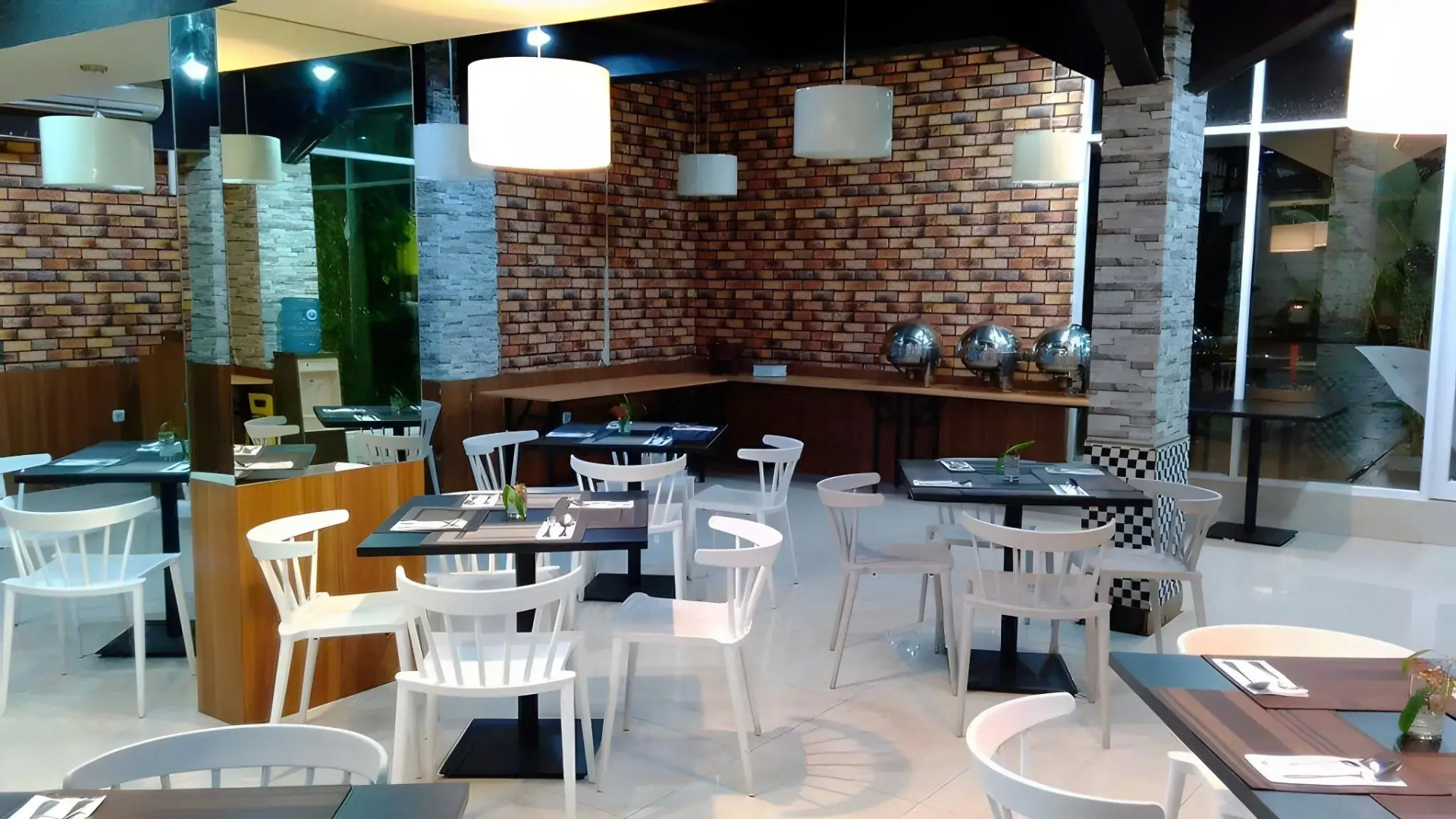 Bali de Anyer Hotel & Restaurant