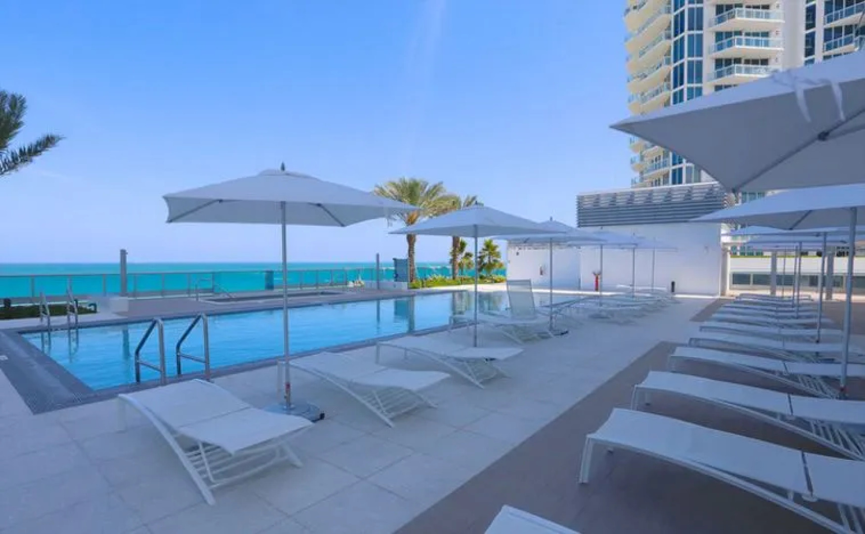 Pelican Stay Furnished Apartments in Monte Carlo Miami Beach