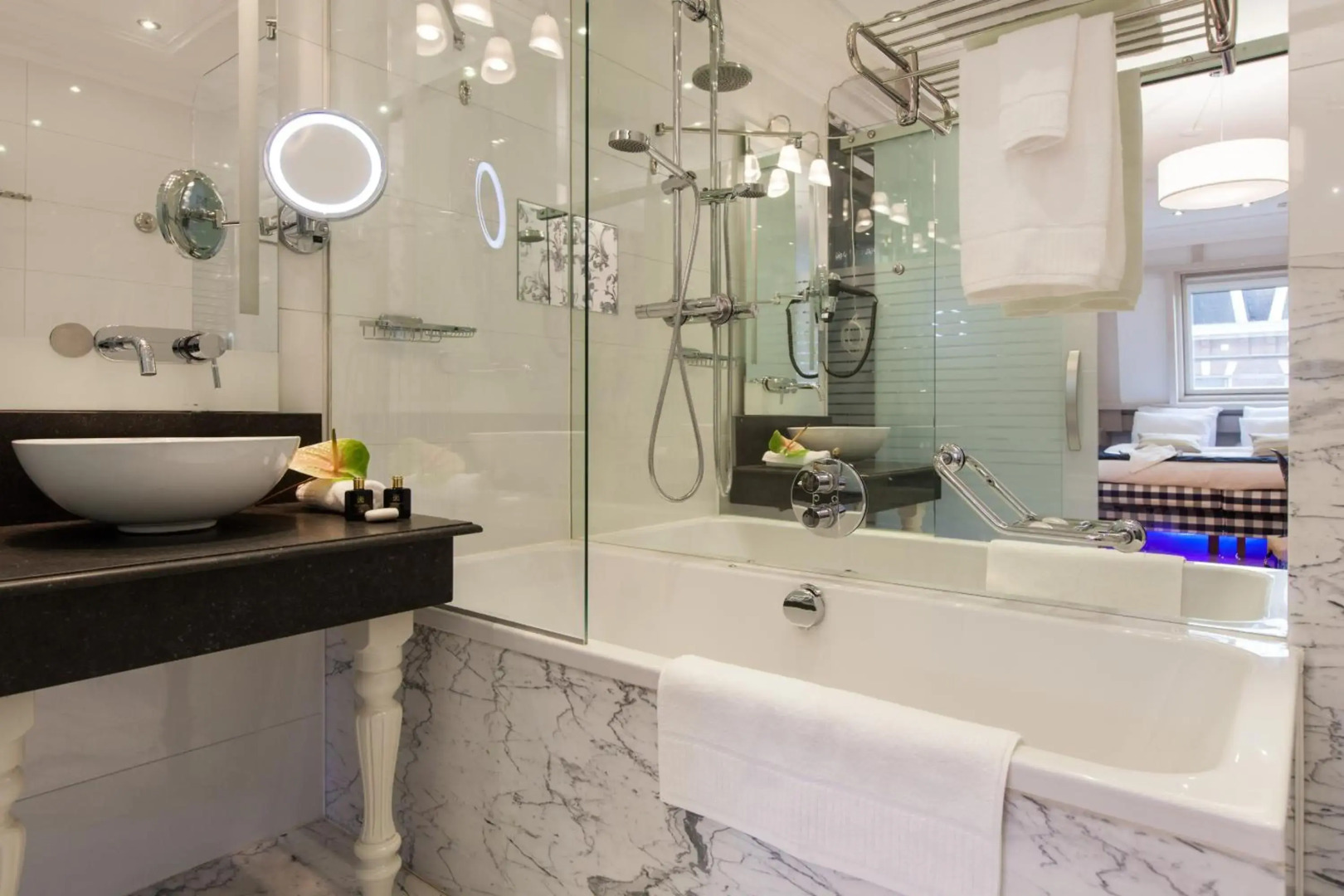 The Amsterdam Canal Hotel