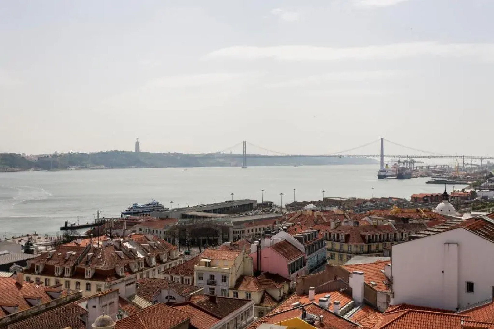 Chiado River View Deluxe Apartment